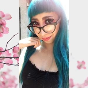 Meet your Posher, Adriana